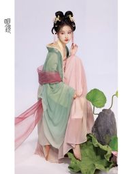 明镜华服 唐宫春晓.jpg